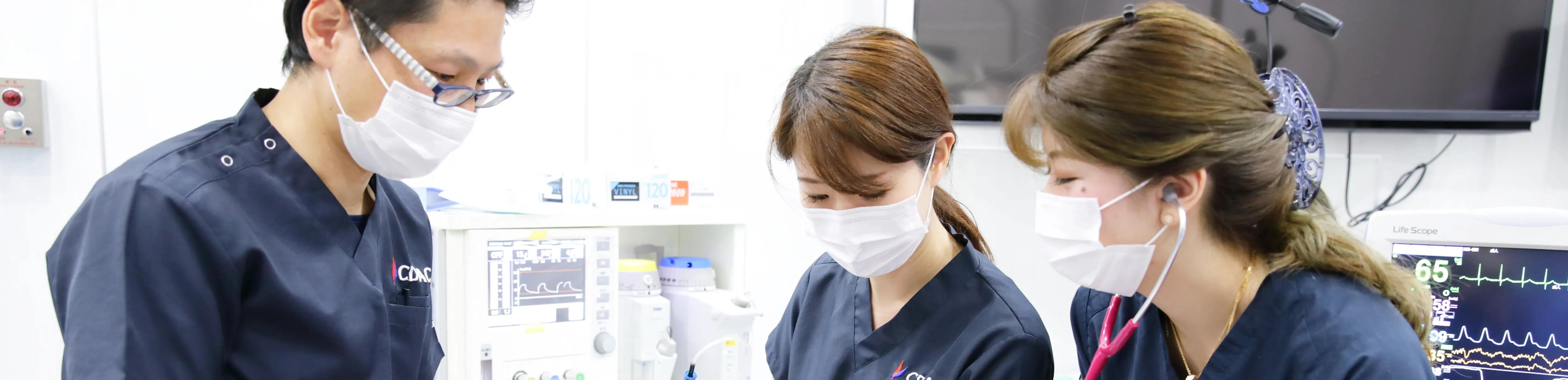 診療スタッフの様子